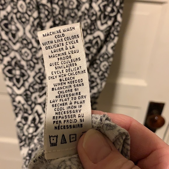 Max Studio Size Medium - Picture 4 of 7